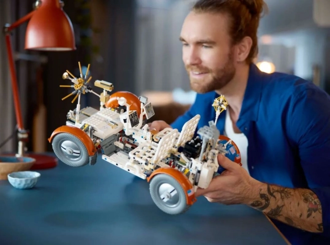 Lego Technic NASA Apollo Lunar Rover Set