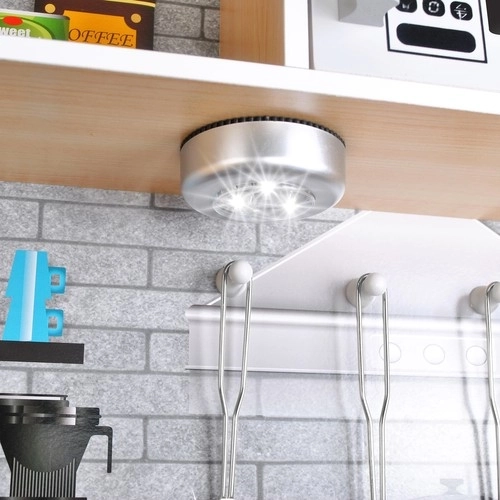 LED luč za realistično vzdušje