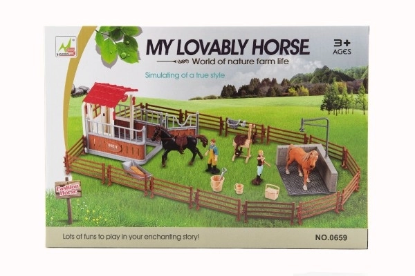 Horse Stable and Accessories Set