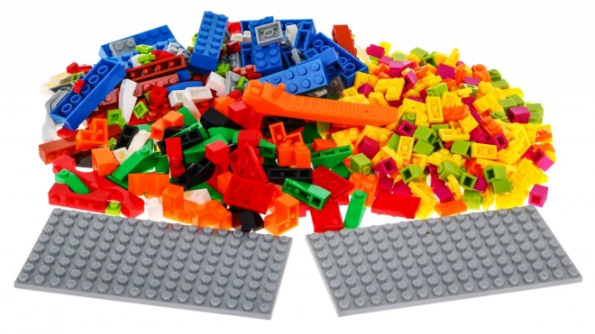 Colorful Building Block Set 600 Pieces for Kids 4+ with Carrying Case