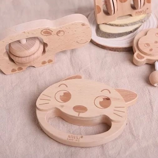 Wooden Rattle Cat