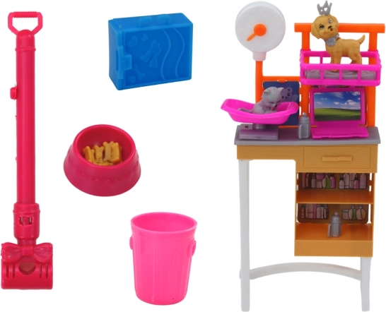 Grooming station and accessories for realistic care