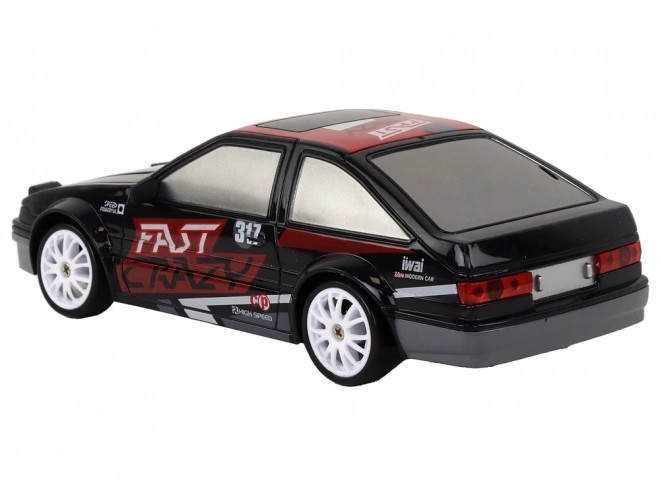 Zuverlässiges ferngesteuertes Sportauto im Maßstab 1:24 mit austauschbaren Rädern