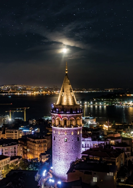 Glowing Galata Tower Puzzle - 1000 Pieces