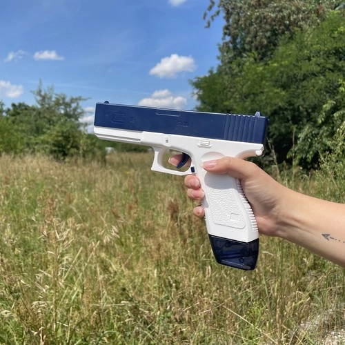 Lightweight and ergonomic — range up to 10 m
