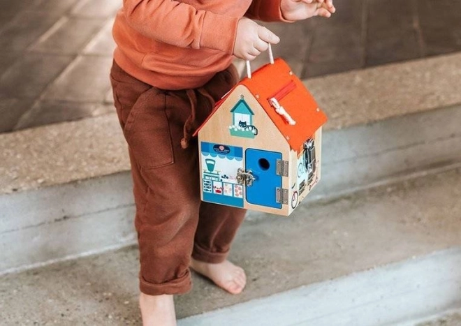 Lilliputiens Wooden House with Locks