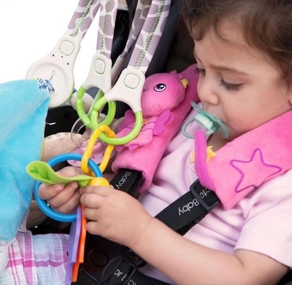 Stroller Hanging Organizer with Playful Giraffe