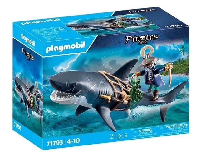 Giant Shark with Pirate Set