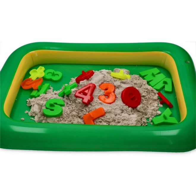 Kinetic Sand 3kg with Molds and Sandbox