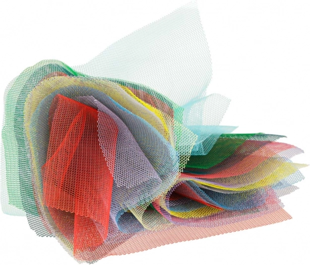 Boîte sensorielle Montessori avec mouchoirs colorés et animaux