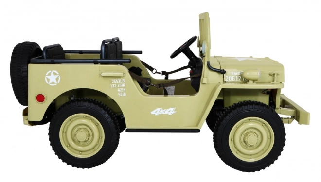 Retro vojenské auto pro 3 děti Matcha + pohon 4x4 + úložné prostory + EVA + pomalý start + MP3 LED