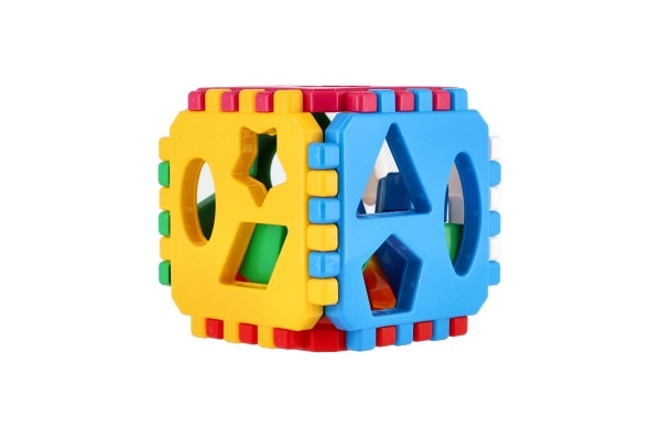Sturdy construction with toothed edges