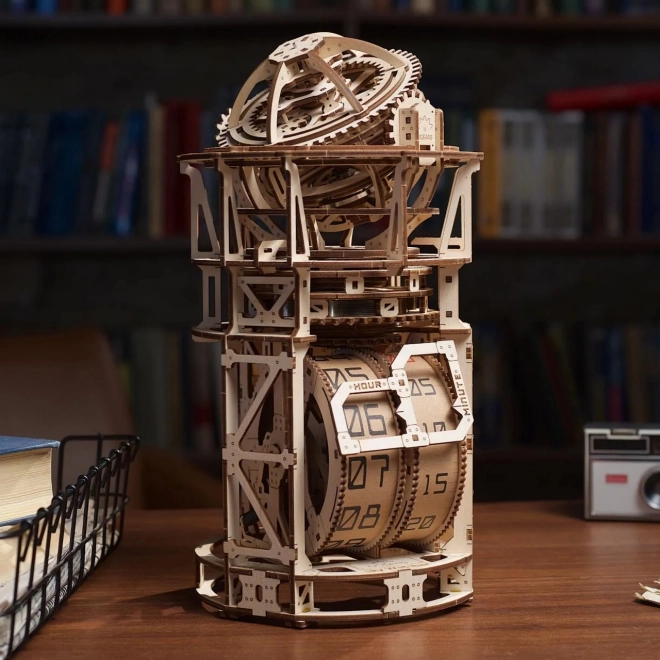 Ugears houten mechanisch model uurwerk met tourbillon