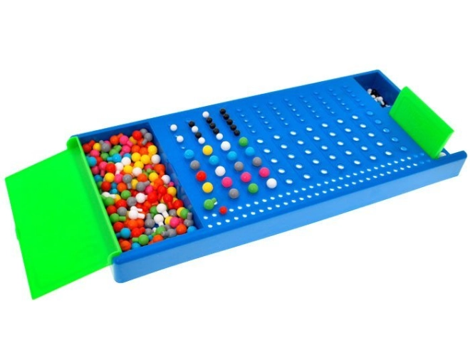 Rich set of 262 pegs and an organized board
