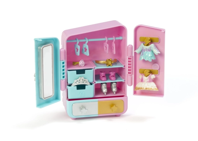 Practical and colorful wardrobe