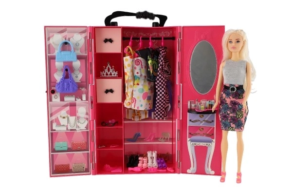 Doll Lynna With Wardrobe And Accessories