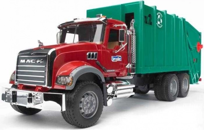 Realistic MACK cab details