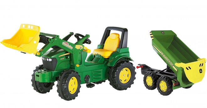 Šliapací traktor John Deere s lyžicou