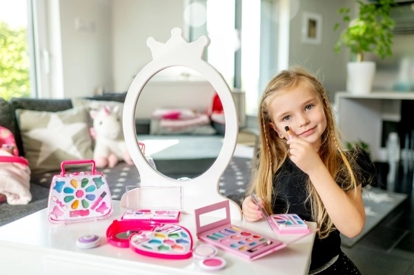 Children's Makeup Set by Beauted on Palette