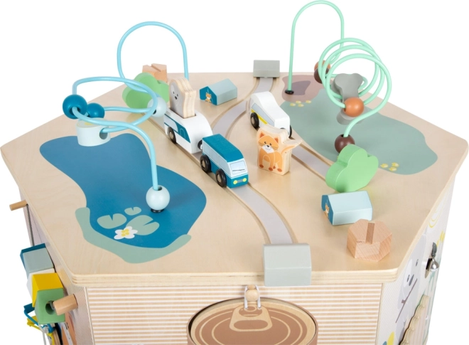 Double-sided lid: maze, train track and chalkboard