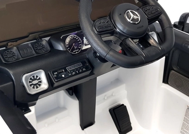 Battery-Powered Car Mercedes G63 White