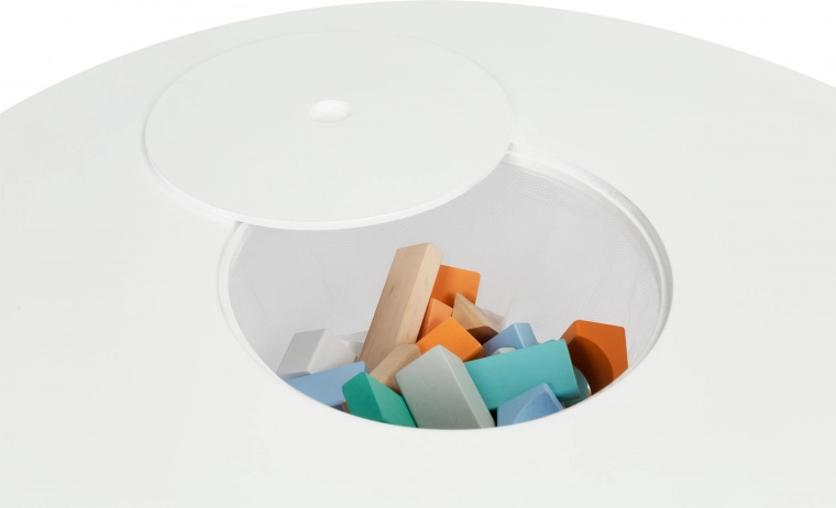 Beépített tároló a fedél alatt