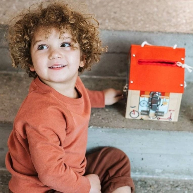 Lilliputiens Wooden House with Locks