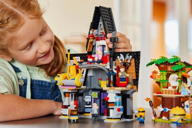 Family Residence of Gru and Minions LEGO Set