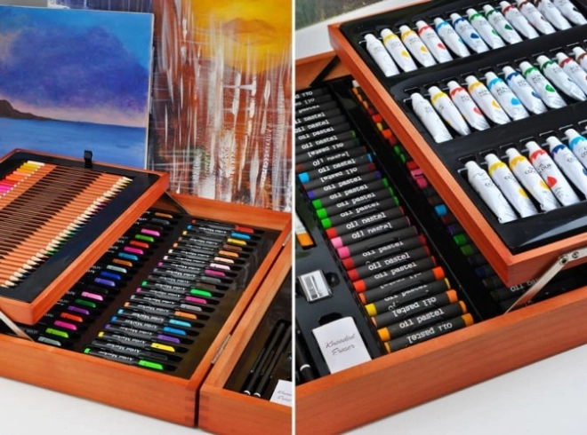 Comprehensive Painting Set in a Wooden Case