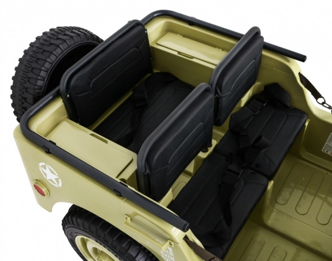 Retro vojenské auto pro 3 děti Matcha + pohon 4x4 + úložné prostory + EVA + pomalý start + MP3 LED