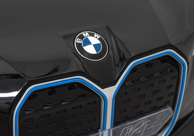 Mașină electrică BMW i4 – Černé