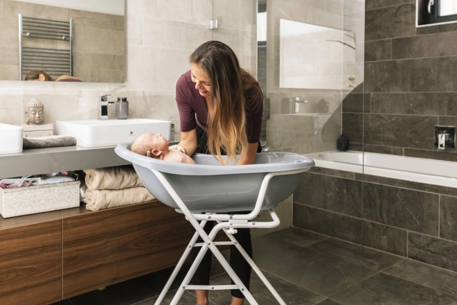 Baby Bathtub Moon with Plug - White