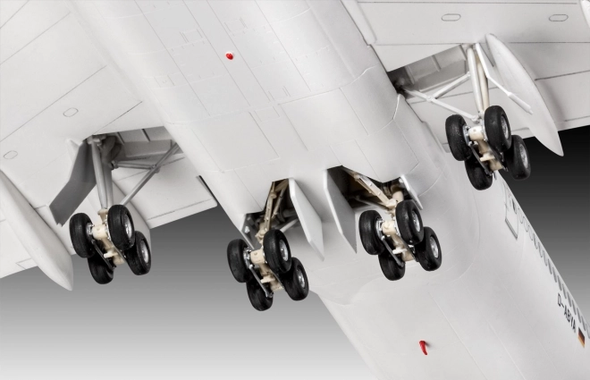 Plastic Model Boeing 747-8 Lufthansa