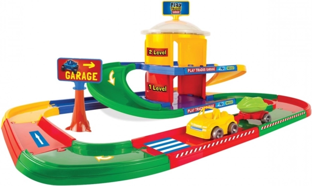 Two levels and 3.4 m of track for maximum fun