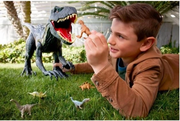 Jurassic World Colossal Indoraptor Figure