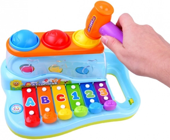 Interactief speelgoed met ballen en hamertje