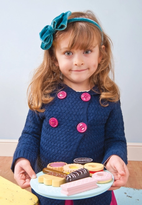 Le Toy Van plate with cookies