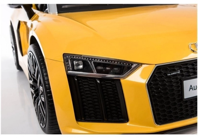 Yellow ride-on Audi R8 Spyder