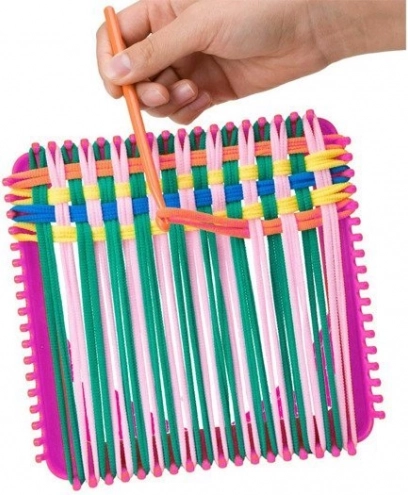 Easy weaving on a sturdy frame