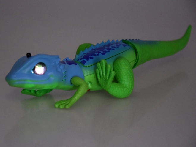 Remote-Controlled Realistic Lizard Toy