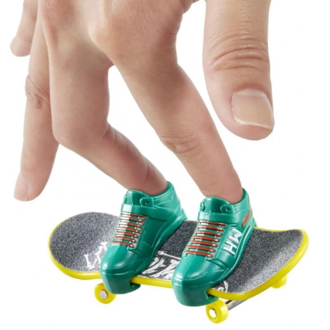 Hot Wheels Skate Collectible Set with Fingerboard and Shoes