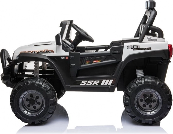 Robust off-road look and large wheels