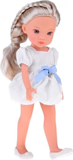 Eleganten outfit z bisernim detajlom