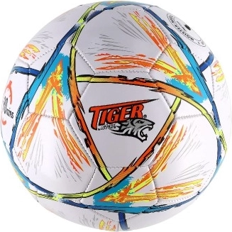 Standard size 5 for versatile play