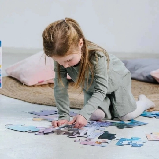 Large and sturdy pieces for little hands