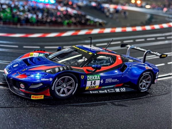 Stable driving thanks to magnet and dual brushes