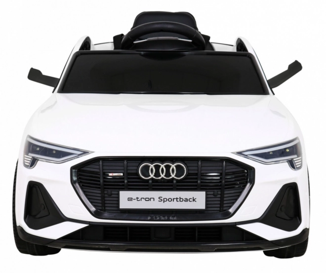 Audi E-Tron Sportback pre deti + Pilot + pohon 4x4 + pomalý rozjazd + rádio MP3 + LED – Biela