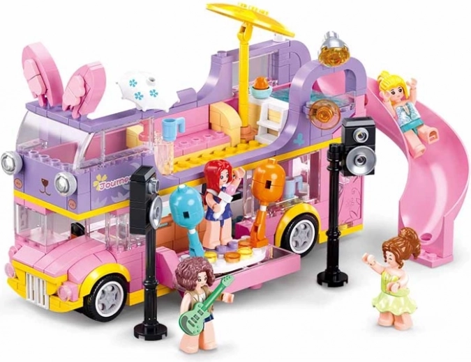 Compatible with other building sets