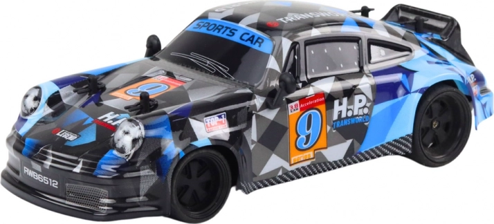 Sporty design at 1:18 scale