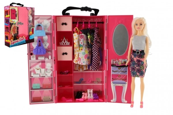 Doll Lynna With Wardrobe And Accessories